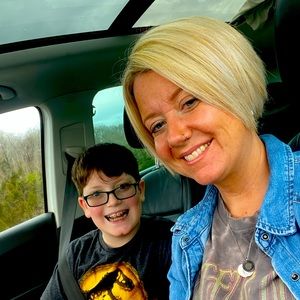 Meet your Posher, Courtney